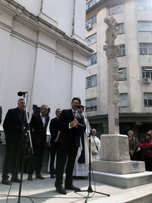 Rodríguez Miranda, durante su intervención en el acto inaugural del cruceiro. Rodríguez Miranda, durante su intervención en el acto inaugural del cruceiro.