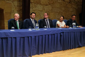 El secretario xeral de Emigración presidió el acto junto al presidente de la asociación. El secretario xeral de Emigración presidió el acto junto al presidente de la asociación.