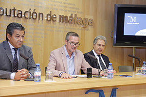 Ignacio Gallego, Víctor González y Juan Antonio Galindo presentaron 'Pasaje a Hawai 1907-1913'. Ignacio Gallego, Víctor González y Juan Antonio Galindo presentaron 'Pasaje a Hawai 1907-1913'.