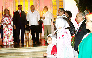 El embajador Juan José Buitrago de Benito –a la izda.– encabezó los festejos. El embajador Juan José Buitrago de Benito –a la izda.– encabezó los festejos.
