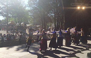 Un momento de la actuación del conjunto de baile en la Fiesta de la Cerveza. Un momento de la actuación del conjunto de baile en la Fiesta de la Cerveza.