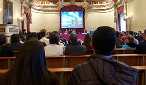 Los jóvenes participantes recibieron información de diferentes expertos.