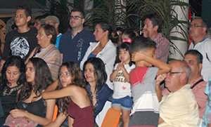 Al evento asistieron cerca de un millar de personas. Al evento asistieron cerca de un millar de personas.