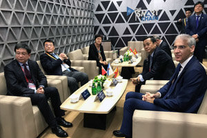 Francisco Conde, con el vicealcalde de Shangai, Chen Yi. Francisco Conde, con el vicealcalde de Shangai, Chen Yi.