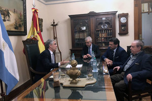 El embajador Sandomingo y Miranda mantuvieron un encuentro para tratar asuntos de interés para la colectividad. El embajador Sandomingo y Miranda mantuvieron un encuentro para tratar asuntos de interés para la colectividad.