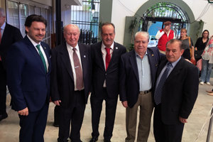 De izda. a dcha, Miranda, Emilio Nogueira, Francisco Fumega, López Carballedo y Benito Santalices, expresidente de la entidad.