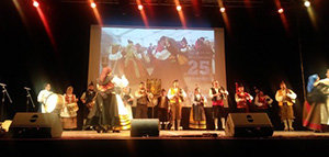 Un momento de la actuación del grupo de música tradicional de la Casa de Asturias en Alcobendas. Un momento de la actuación del grupo de música tradicional de la Casa de Asturias en Alcobendas.