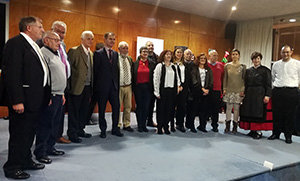 Herrero posó con los dirigentes de la Federación de Centros de Castilla y León en el País Vasco. Herrero posó con los dirigentes de la Federación de Centros de Castilla y León en el País Vasco.