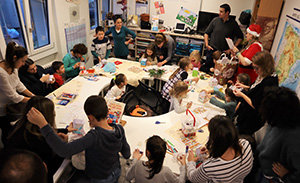Un momento de la actividad en la librería-escuela Ibercultura de Lucerna. Un momento de la actividad en la librería-escuela Ibercultura de Lucerna.