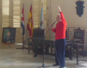 Manuel Álvarez, recitando el poema 'O canto da nosa terra'. Manuel Álvarez, recitando el poema 'O canto da nosa terra'.