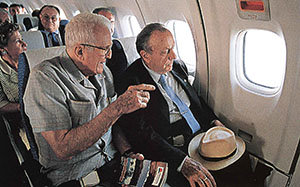 'El gallego Fernández' y Manuel Fraga, durante una visita de este último a Cuba en 1998. 'El gallego Fernández' y Manuel Fraga, durante una visita de este último a Cuba en 1998.