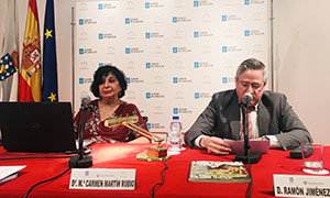 3. En la mesa, Ramón Jiménez y Carmen Martín en la conferencia sobre Juan de Betanzos