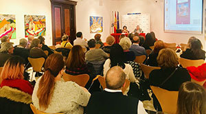 Carmen Martín proyectó imágenes de sus expediciones por los territorios explorados por Juan de Betanzos en el siglo XVI Carmen Martín proyectó imágenes de sus expediciones por los territorios explorados por Juan de Betanzos en el siglo XVI