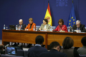 La ministra Magdalena Valerio, junto a otros dirigentes del Ministerio, en la presentación del presupuesto.