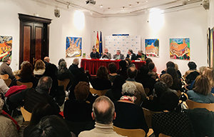 Cerca de un centenar de personas acudieron a la presentación del libro. Cerca de un centenar de personas acudieron a la presentación del libro.