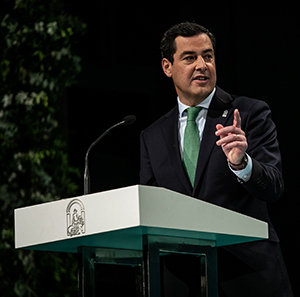 Juanma Moreno Bonilla, durante su discurso. Juanma Moreno Bonilla, durante su discurso.