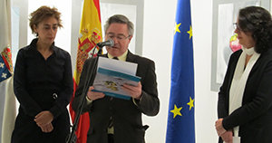 Conchi Cuadrado, Ramón Jiménez y Beatriz González, durante la inauguración de la muestra. Conchi Cuadrado, Ramón Jiménez y Beatriz González, durante la inauguración de la muestra.