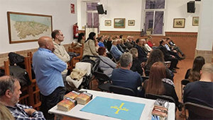 Numeroso público participó en la presentación.