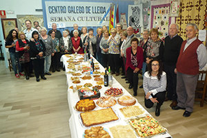 Un intre de demostración culinaria con pratos salgados e doces. Un intre de demostración culinaria con pratos salgados e doces.