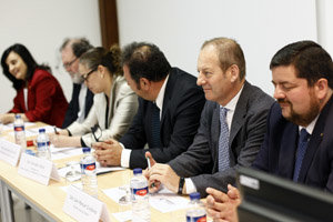 El director del Igape, Juan Cividanes, en la segunda jornada de la tercera edición de la Expo Australia Galicia. El director del Igape, Juan Cividanes, en la segunda jornada de la tercera edición de la Expo Australia Galicia.