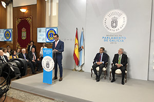 Roberto González, en un momento de su intervención en el acto de entrega de la Medalla del Parlamento a la Emigración. Roberto González, en un momento de su intervención en el acto de entrega de la Medalla del Parlamento a la Emigración.