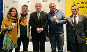 1. De izquierda a derecha, Nekane Soto, Fran Contreras, el delgado de la Xunta en Madrid José Ramón Ónega, Ernesto Díaz y Ramón Jiménez