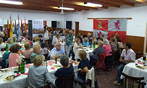 Numerosas personas acudieron al Centro para participar en la celebración del Día de la Comunidad. Numerosas personas acudieron al Centro para participar en la celebración del Día de la Comunidad.