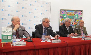 Durante la presentación, de i a d, Bartolomé Freire, José Ramón Ónega, Alfonso S. Palomares y Carlos Mingote