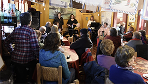 Un momento de la presentación de 'Lúa Nova' en el Museo del Puerto de Ingeniero White. Un momento de la presentación de 'Lúa Nova' en el Museo del Puerto de Ingeniero White.