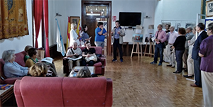 Un momento de la inauguración de la exposición fotográfica.
