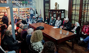 Visita y reunión de la comitiva española en la Federación de Sociedades Gallegas de Argentina. Visita y reunión de la comitiva española en la Federación de Sociedades Gallegas de Argentina.
