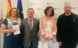 1. De izquierda a derecha, Albahaca Martín de la editorial, Ramón Jiménez coordinador de la Casa de Galicia, la autora Laura Orens y el esccritor Juanjo Ramírez