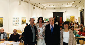 2. Con el alumnado, de izquierda a derecha, Carlos Cortés, Pilar G. de Viedma, el delegado de la Xunta en Madrid José Ramón Ónega y Greta Fábregas