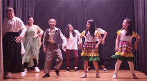 Una de las actuaciones que se llevó a cabo en el Festival Fin de Curso. Una de las actuaciones que se llevó a cabo en el Festival Fin de Curso.