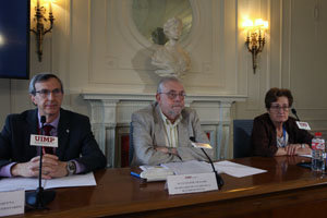 Octavio Granado, durante su conferencia en Santander. Octavio Granado, durante su conferencia en Santander.