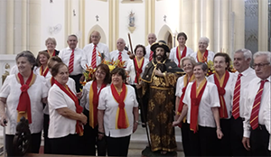La coral 'Cantares de España' participó en la misa celebra en la Catedral de Santos. La coral 'Cantares de España' participó en la misa celebra en la Catedral de Santos.