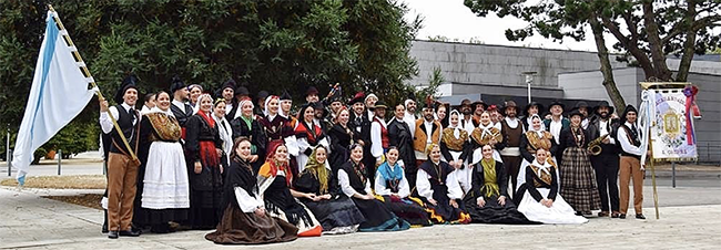 Miembros de la asociación cultural Xacarandaina. Miembros de la asociación cultural Xacarandaina.