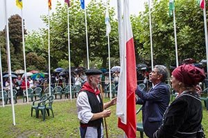 Miguel Ángel Revilla durante el izado de la bandera con motivo del Día de Cantabria. Miguel Ángel Revilla durante el izado de la bandera con motivo del Día de Cantabria.