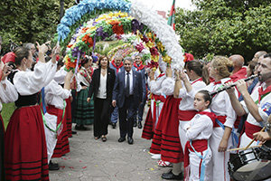 12:00 Parque Municipal Conde San Diego, Cabezón de la Sal El presidente de Cantabria, Miguel Ángel Revilla, junto con el vicepresidente y consejero de Universidades, Igualdad, Cultura y Deporte, Pablo Zuloaga, y los consejeros, preside el acto institucional del Día de Cantabria.
nr ©
11 ago 19