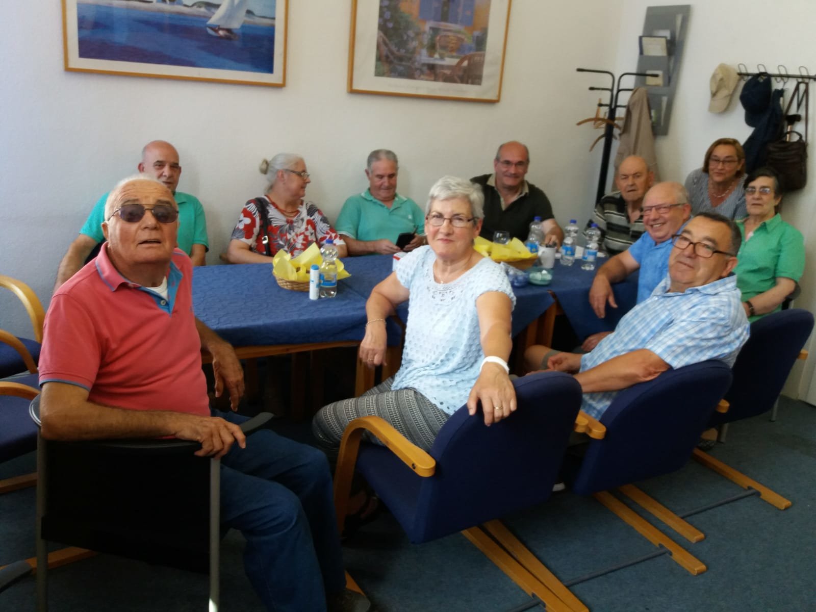 Luis Gulín, con usuarios y directivos del Centro de Día de Hannover. Luis Gulín, con usuarios y directivos del Centro de Día de Hannover.