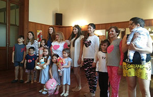 Participantes en el desfile de pijamas y prendas de dormir. Participantes en el desfile de pijamas y prendas de dormir.