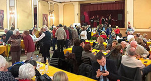 Vista panorámica del salón. Vista panorámica del salón.