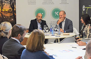 Juan Cividanes -a la dcha.–, durante la apertura del ciclo de jornadas formativas sobre internacionalización digital. Juan Cividanes -a la dcha.–, durante la apertura del ciclo de jornadas formativas sobre internacionalización digital.