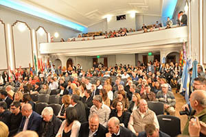 El acto contó con la participación de numerosas personas.