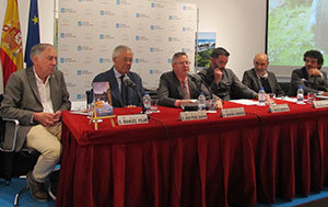 Manuel Vilar, José Pérez Santos, Ramón Jiménez, David Barbeira García, Félix de la Fuente Andrés y Henrique Alvarellos, en la mesa de la presentación