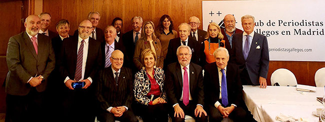 Miguel Santalices, junto al resto de participantes en la comida-coloquio del Club de Periodistas Gallegos en Madrid. Miguel Santalices, junto al resto de participantes en la comida-coloquio del Club de Periodistas Gallegos en Madrid.