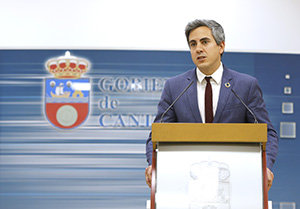 El vicepresidente, Pablo Zuloaga, dando cuenta de los acuerdos del Consejo de Gobierno. El vicepresidente, Pablo Zuloaga, dando cuenta de los acuerdos del Consejo de Gobierno.