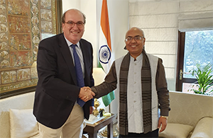 Un momento del encuentro entre el director de Políticas Culturales y el director del Indian Coucil Curtural Relations. Un momento del encuentro entre el director de Políticas Culturales y el director del Indian Coucil Curtural Relations.
