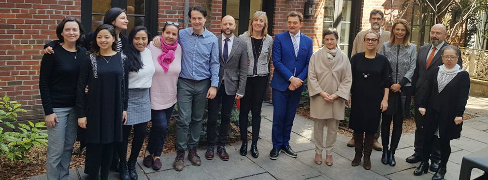 La ministra de Exteriores, durante su visita al Cervantes de Nueva York. La ministra de Exteriores, durante su visita al Cervantes de Nueva York.