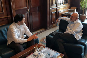 Antonio Rodríguez Miranda –a la izda.– y Juan Fernández Trigo, durante su reunión. Antonio Rodríguez Miranda –a la izda.– y Juan Fernández Trigo, durante su reunión.